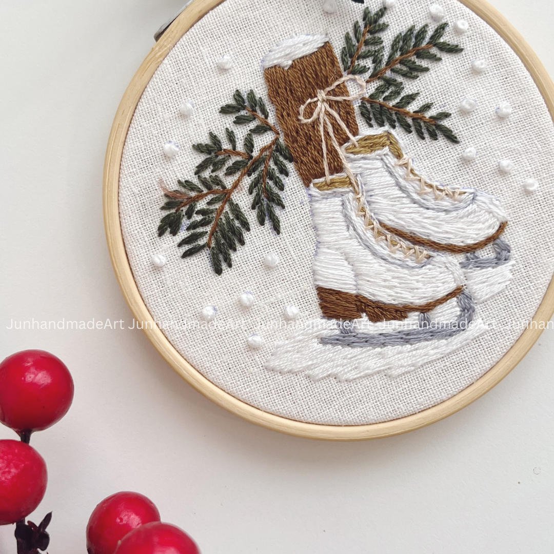 Ice Skates Christmas Ornament 10 x 10 cm (4x4 in)