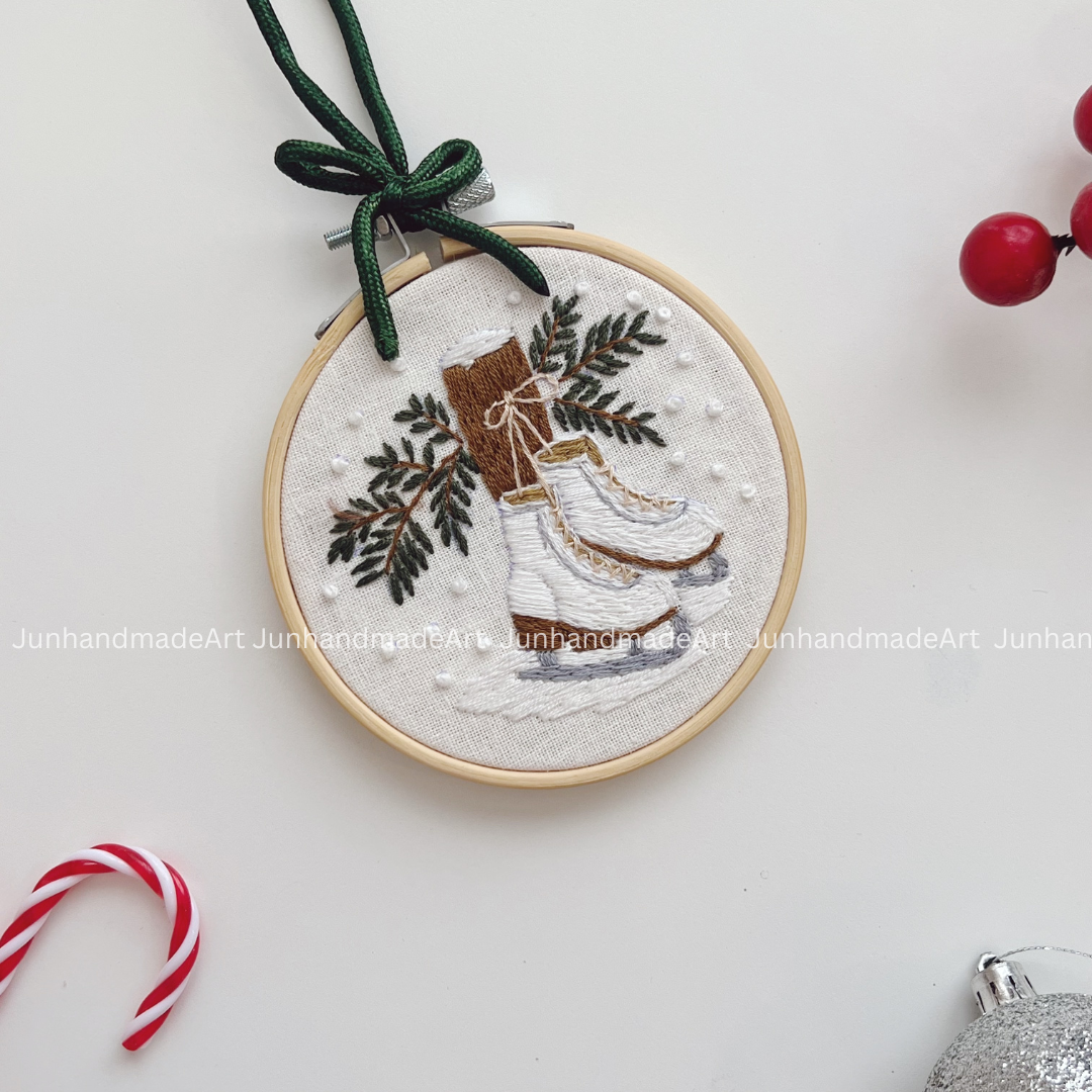 Ice Skates Christmas Ornament 10 x 10 cm (4x4 in)