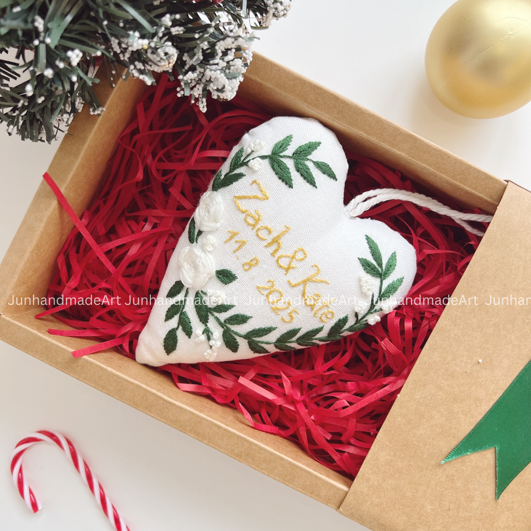 Elegant Wreath Christmas Heart Ornament – Hand Embroidered Linen Floral Ornament – Custom Christmas Gift Decoration