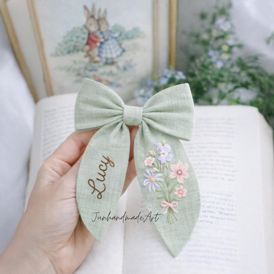 Personalized Linen Hair Bow – Hand Embroidered Flower Bow with Initial – Custom Name Text Bow for Girls, Handmade Hairpin Bow for Girl