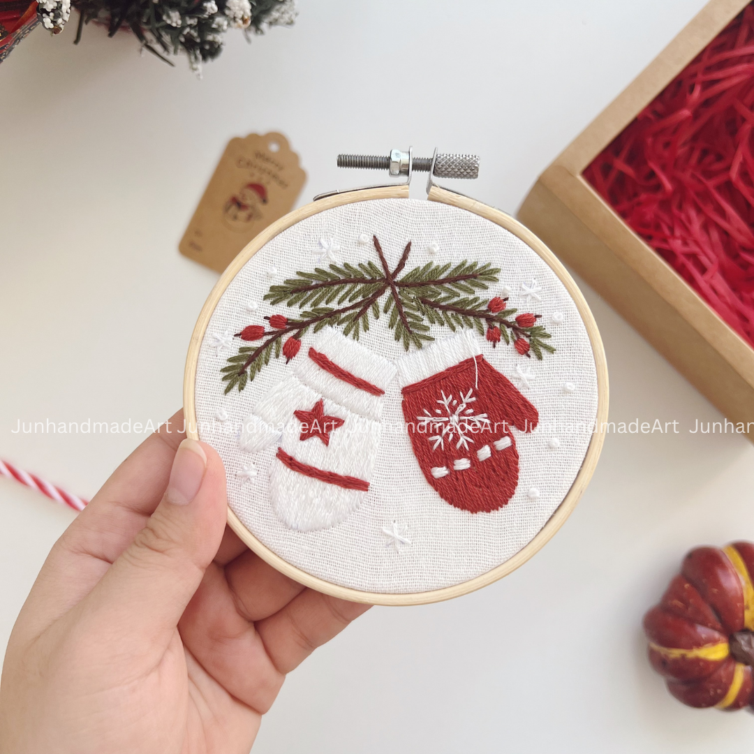 Cozy Gloves Christmas Ornament 10 x 10 cm (4x4 in)