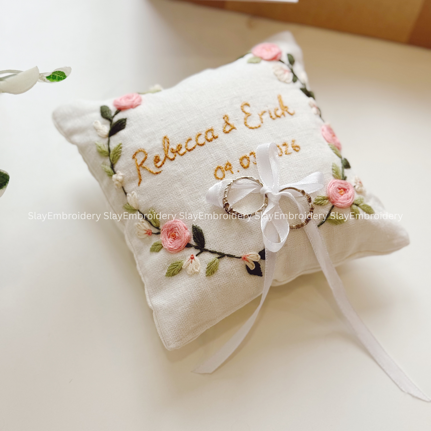 Custom Blooming Roses Bearer Pillow Linen Wedding Cushion Hand Embroidery Ring Holder Floral Ring Pillow Wedding Gift