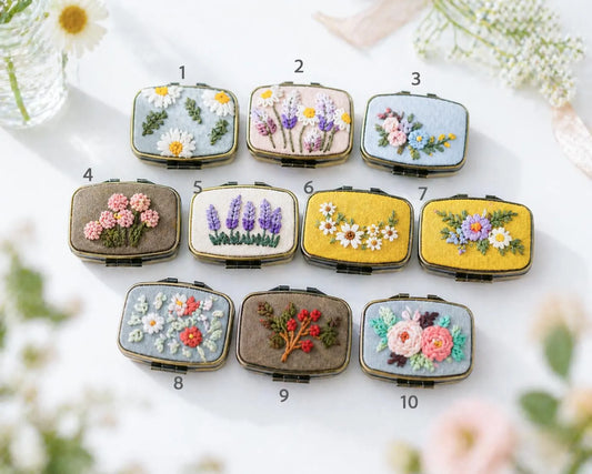 Hand Embroidered Floral Jewelry Box, Personalized Linen Ring Box, Vintage Mini Keepsake Case, Bridesmaid Gift, Wedding Ring Holder