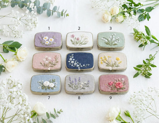 Hand Embroidered Floral Jewelry Box, Personalized Linen Ring Box, Vintage Mini Keepsake Case, Bridesmaid Gift, Wedding Ring Holder