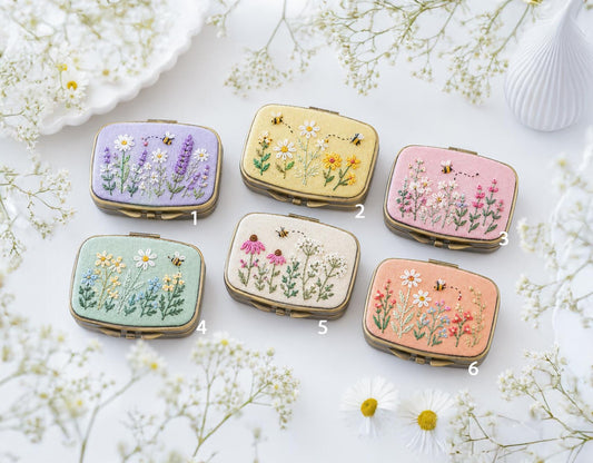 Hand Embroidered Floral Jewelry Box, Personalized Linen Ring Box, Vintage Mini Keepsake Case, Bridesmaid Gift, Wedding Ring Holder