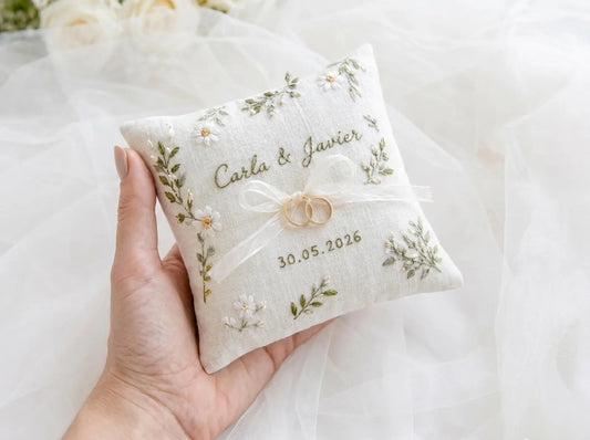 Personalized Daisy Floral Wedding Ring Pillow Set, Embroidered Ring Bearer Pillow, Sachet Bag, Linen Ribbon, Bridal Keepsake Gift for Couple