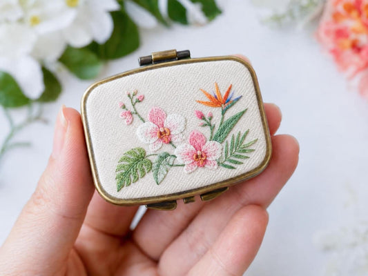 Hand Embroidered Floral Jewelry Box, Personalized Linen Ring Box, Vintage Mini Keepsake Case, Bridesmaid Gift, Wedding Ring Holder (Copy)