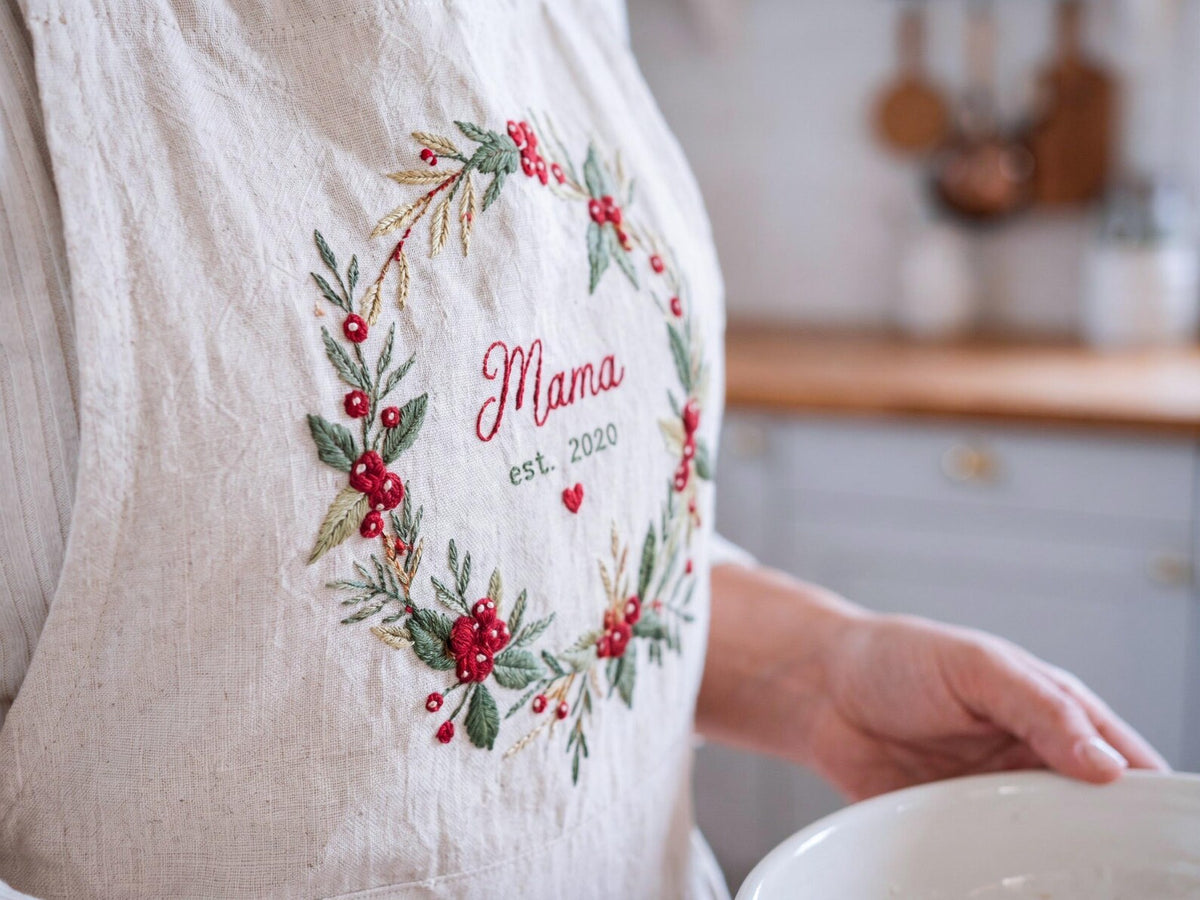 Personalized Mommy and Me Aprons, Matching Mom and Kids Linen Apron, Hand Embroidered Floral Apron, Custom Name Mother Daughter Gift