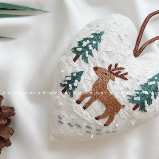 Cute Reindeer Christmas Heart Ornament – Hand Embroidered Linen Floral Ornament – Custom Christmas Gift Decoration