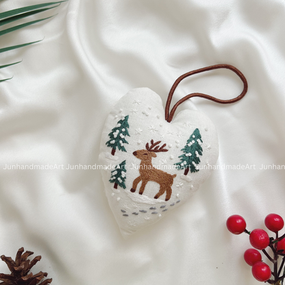 Cute Reindeer Christmas Heart Ornament – Hand Embroidered Linen Floral Ornament – Custom Christmas Gift Decoration