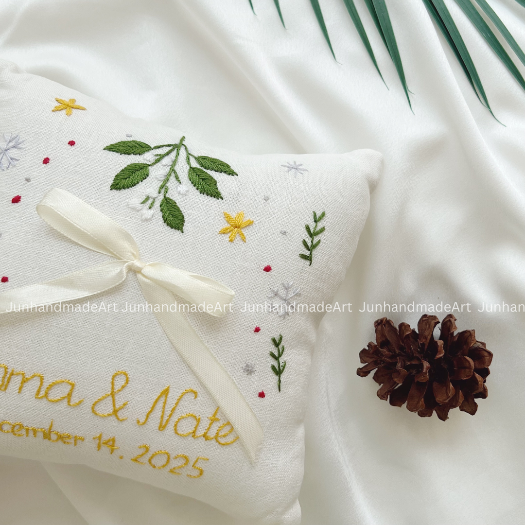 Lovely Christmas Bearer Pillow Linen Wedding Cushion Hand Embroidery Ring Holder Floral Ring Pillow Wedding Gift