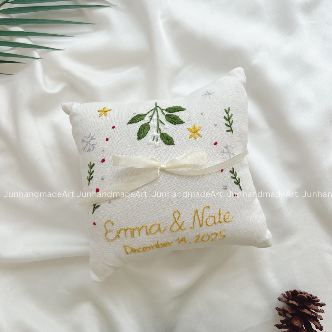 Lovely Christmas Bearer Pillow Linen Wedding Cushion Hand Embroidery Ring Holder Floral Ring Pillow Wedding Gift