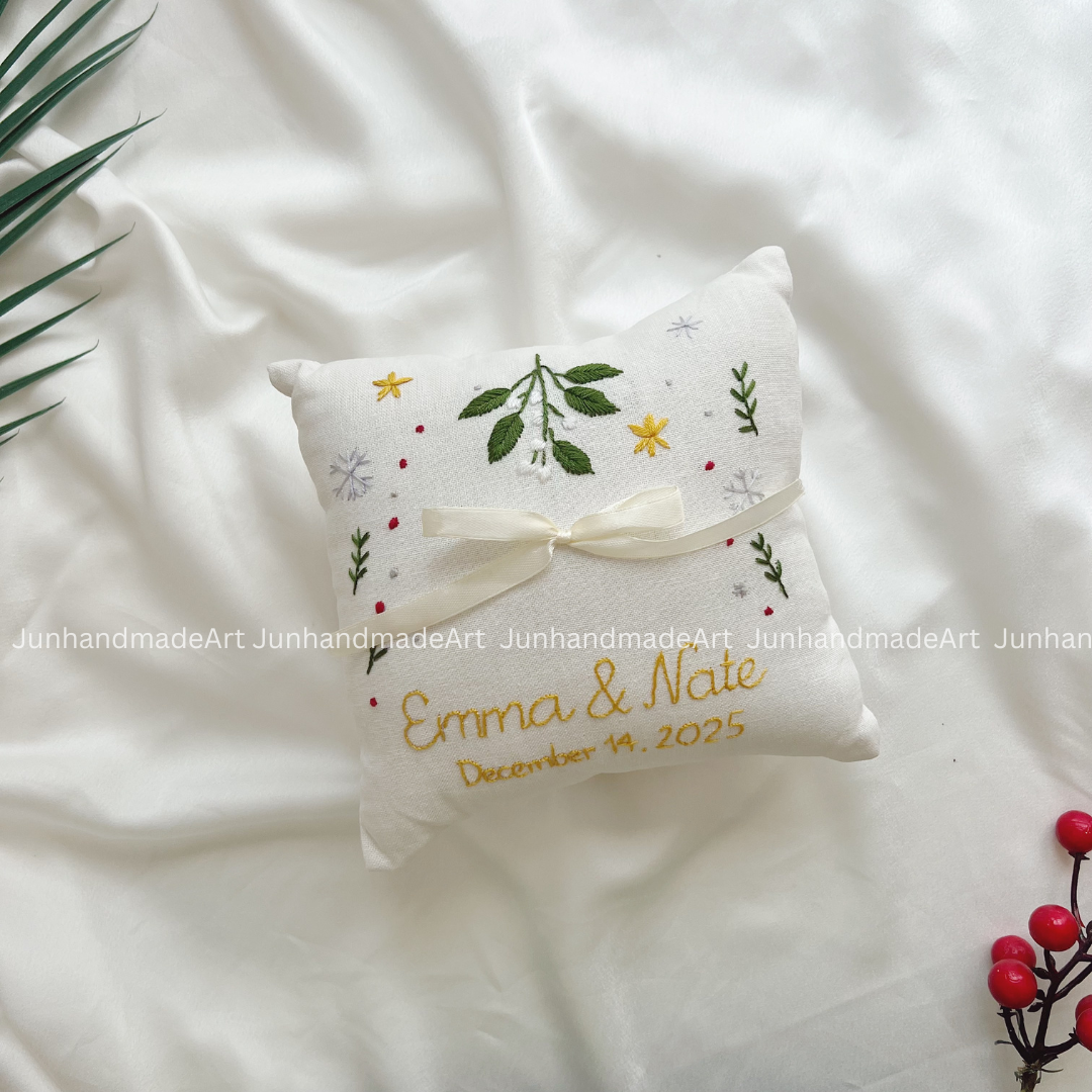 Lovely Christmas Bearer Pillow Linen Wedding Cushion Hand Embroidery Ring Holder Floral Ring Pillow Wedding Gift