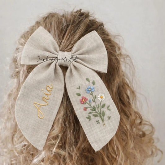 Personalized Linen Hair Bow – Hand Embroidered Flower Bow with Initial – Custom Name Text Bow for Girls, Handmade Hairpin Bow for Girl
