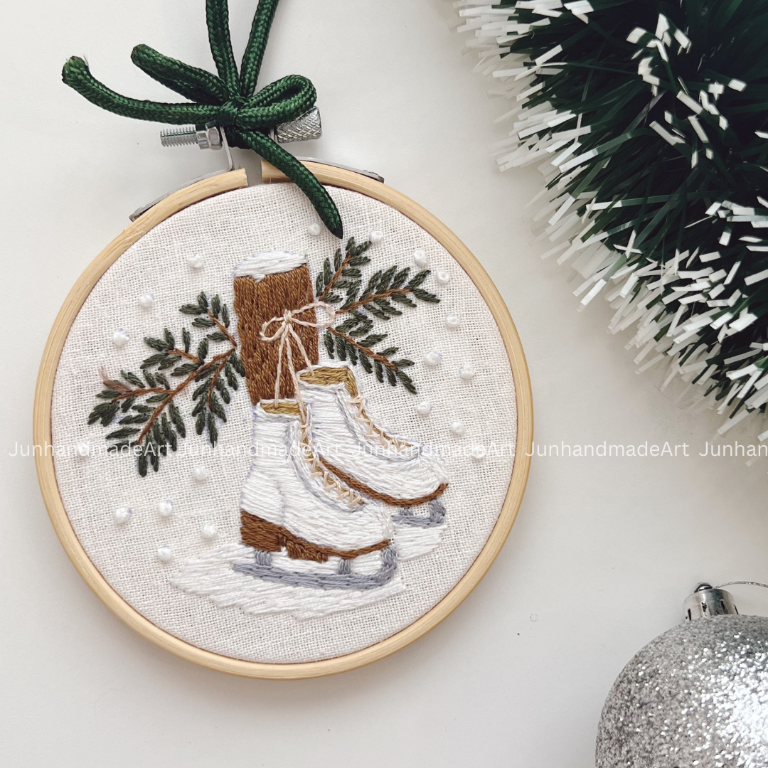 Ice Skates Christmas Ornament 10 x 10 cm (4x4 in)