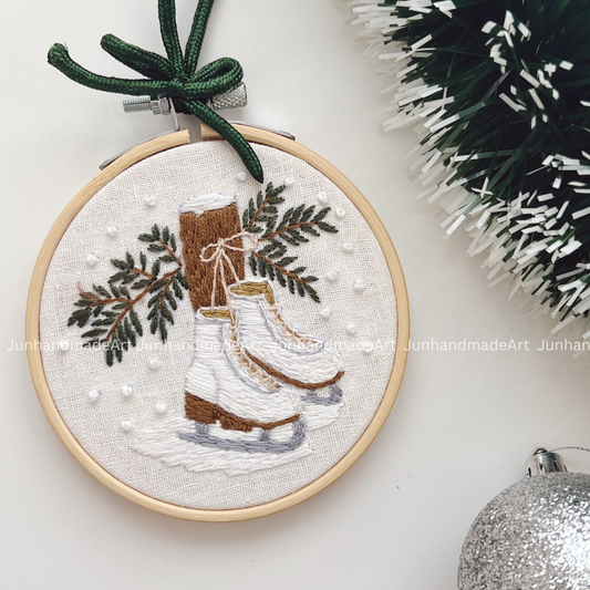 Ice Skates Christmas Ornament 10 x 10 cm (4x4 in)