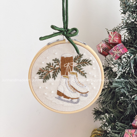 Ice Skates Christmas Ornament 10 x 10 cm (4x4 in)