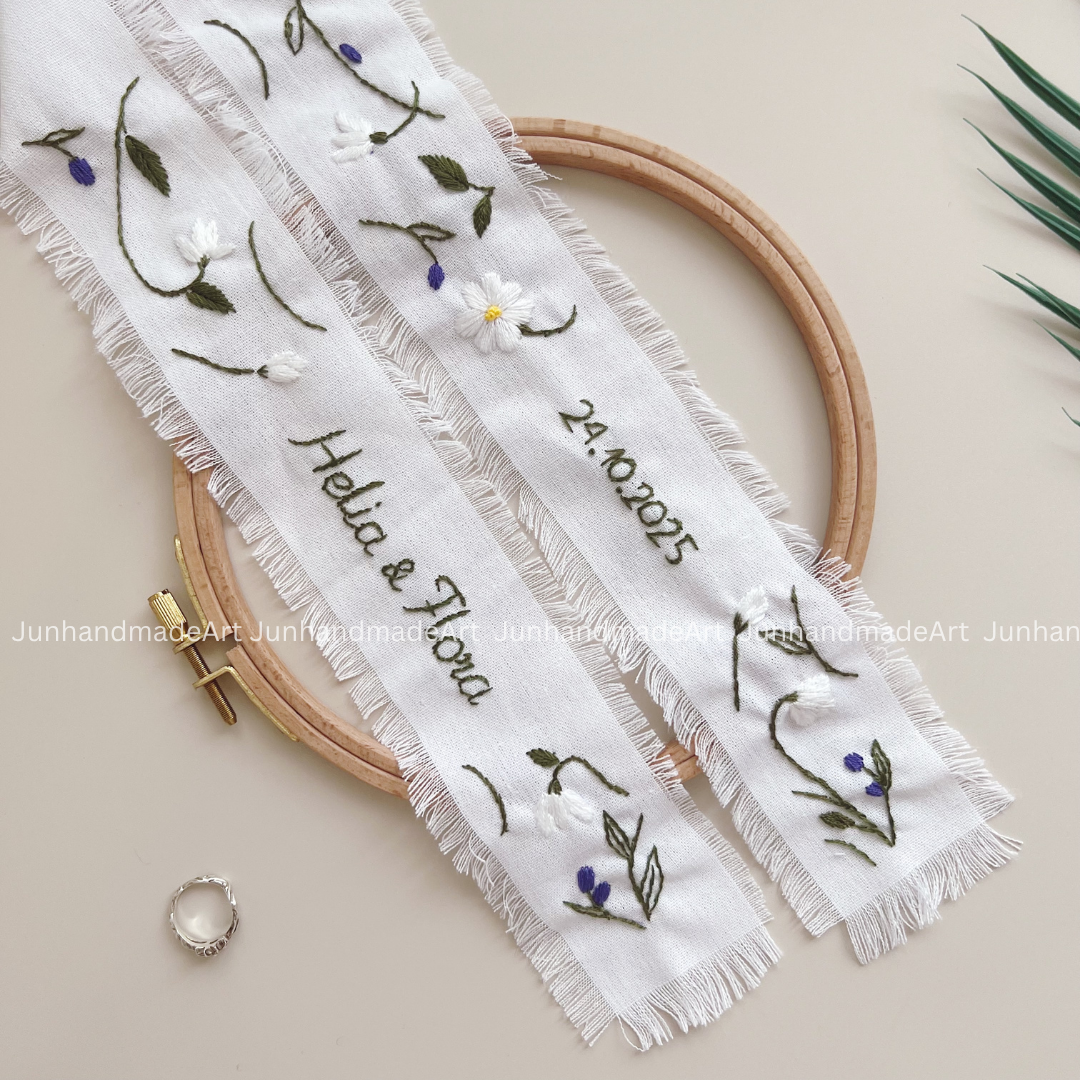 Elegant Daisies Embroidered Wedding Ribbon – Custom Linen Tie for Bouquet or Hair, Hand-stitched with Names & Date, Bridal Keepsake Gift