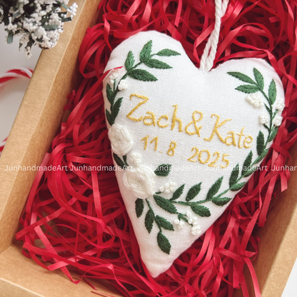 Elegant Wreath Christmas Heart Ornament – Hand Embroidered Linen Floral Ornament – Custom Christmas Gift Decoration
