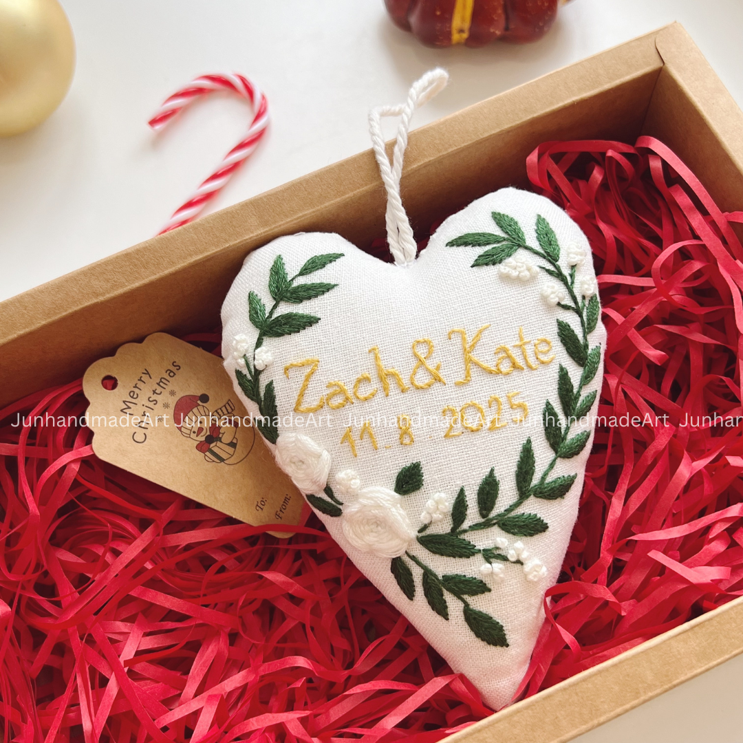 Elegant Wreath Christmas Heart Ornament – Hand Embroidered Linen Floral Ornament – Custom Christmas Gift Decoration