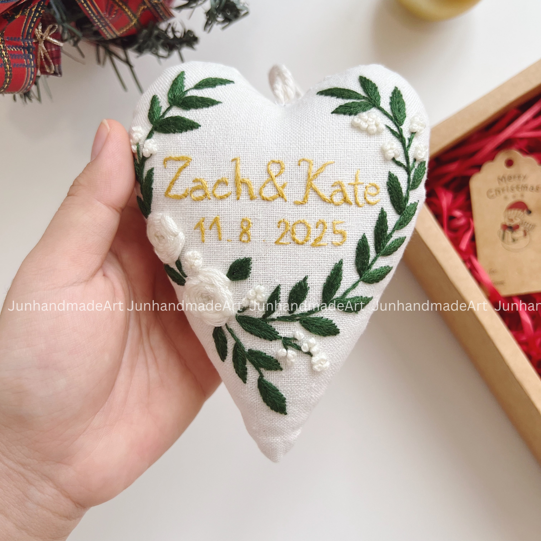 Elegant Wreath Christmas Heart Ornament – Hand Embroidered Linen Floral Ornament – Custom Christmas Gift Decoration