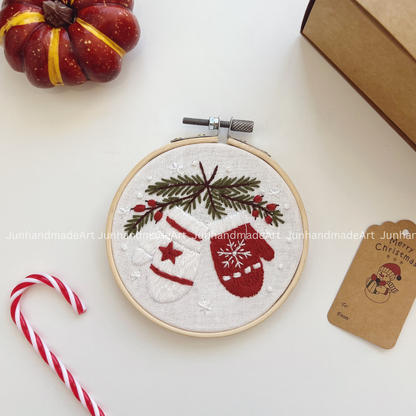 Cozy Gloves Christmas Ornament 10 x 10 cm (4x4 in)