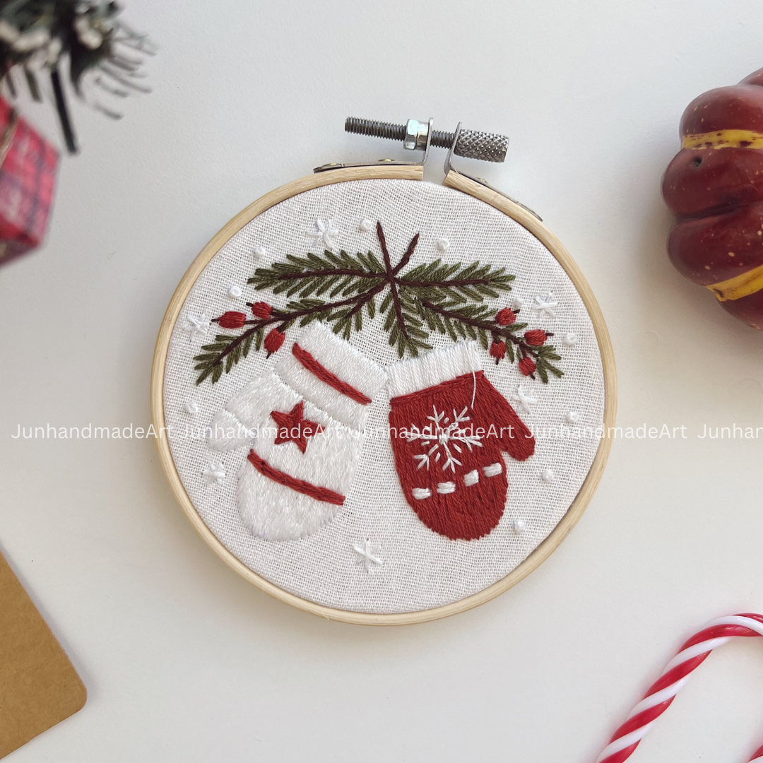 Cozy Gloves Christmas Ornament 10 x 10 cm (4x4 in)