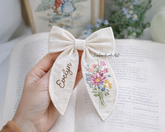 Personalized Linen Hair Bow – Hand Embroidered Flower Bow with Initial – Custom Name Text Bow for Girls, Handmade Hairpin Bow for Girl