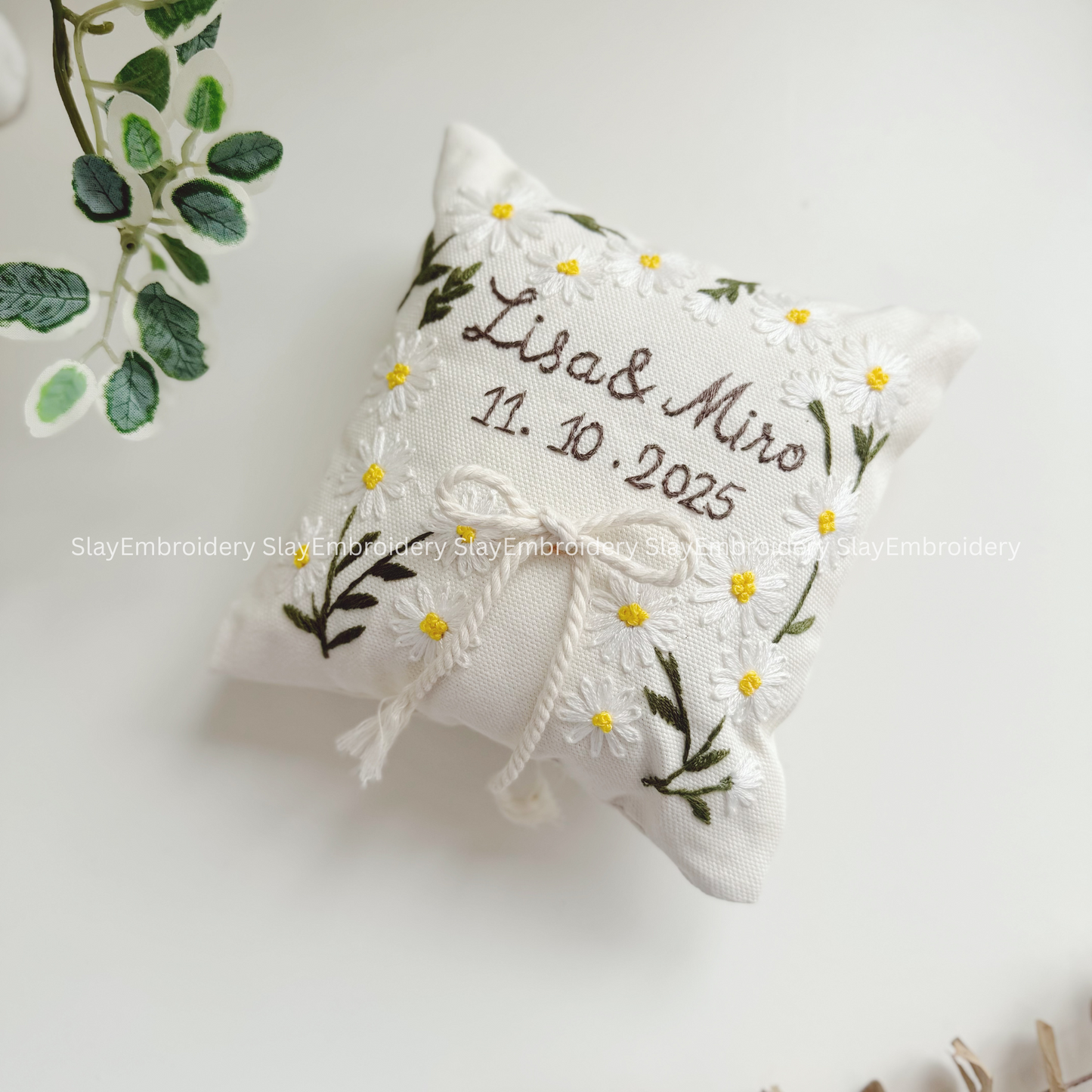 Custom Vintage Daisies Twig Bearer Pillow Linen Wedding Cushion Hand Embroidery Ring Holder Floral Ring Pillow Wedding Gift