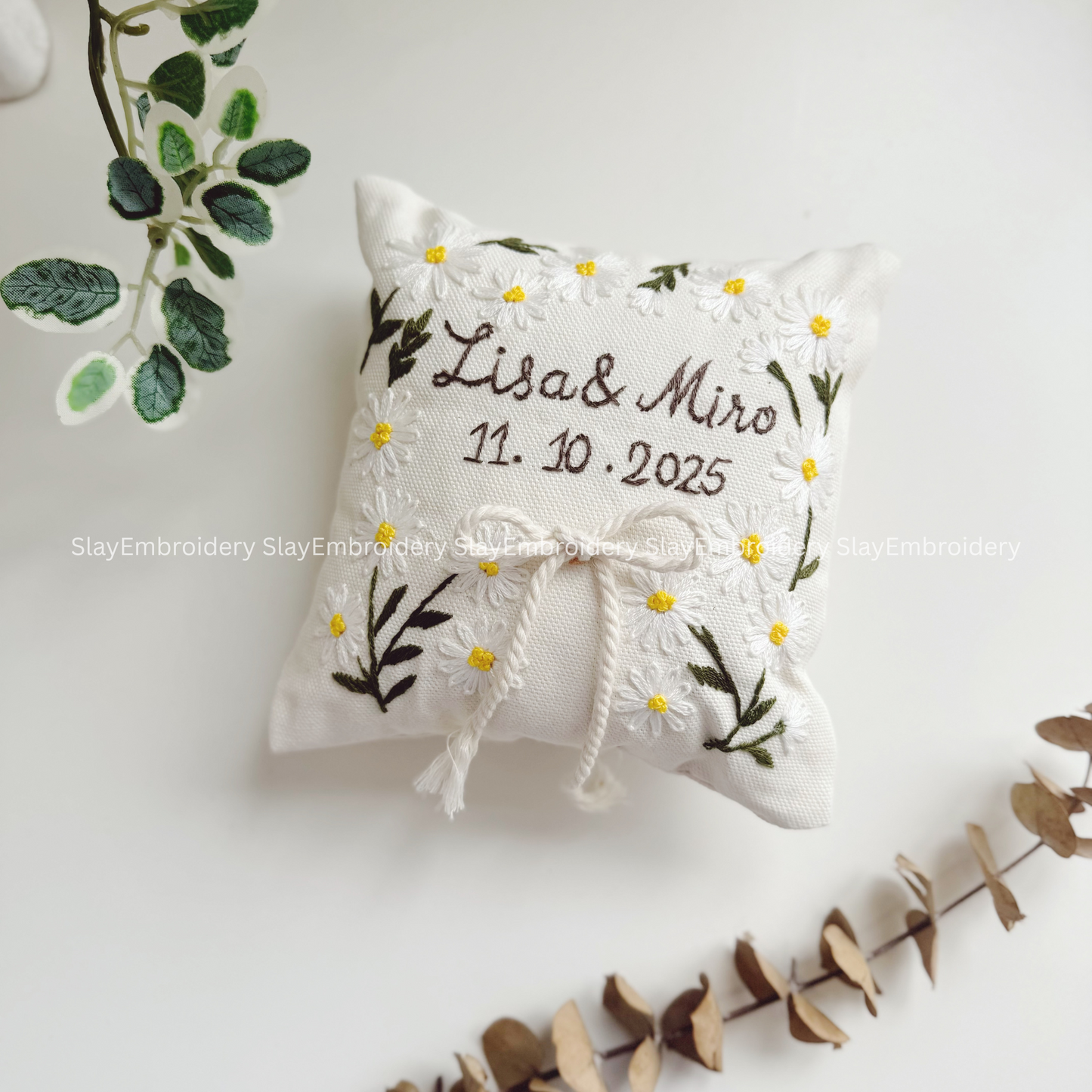 Custom Vintage Daisies Twig Bearer Pillow Linen Wedding Cushion Hand Embroidery Ring Holder Floral Ring Pillow Wedding Gift
