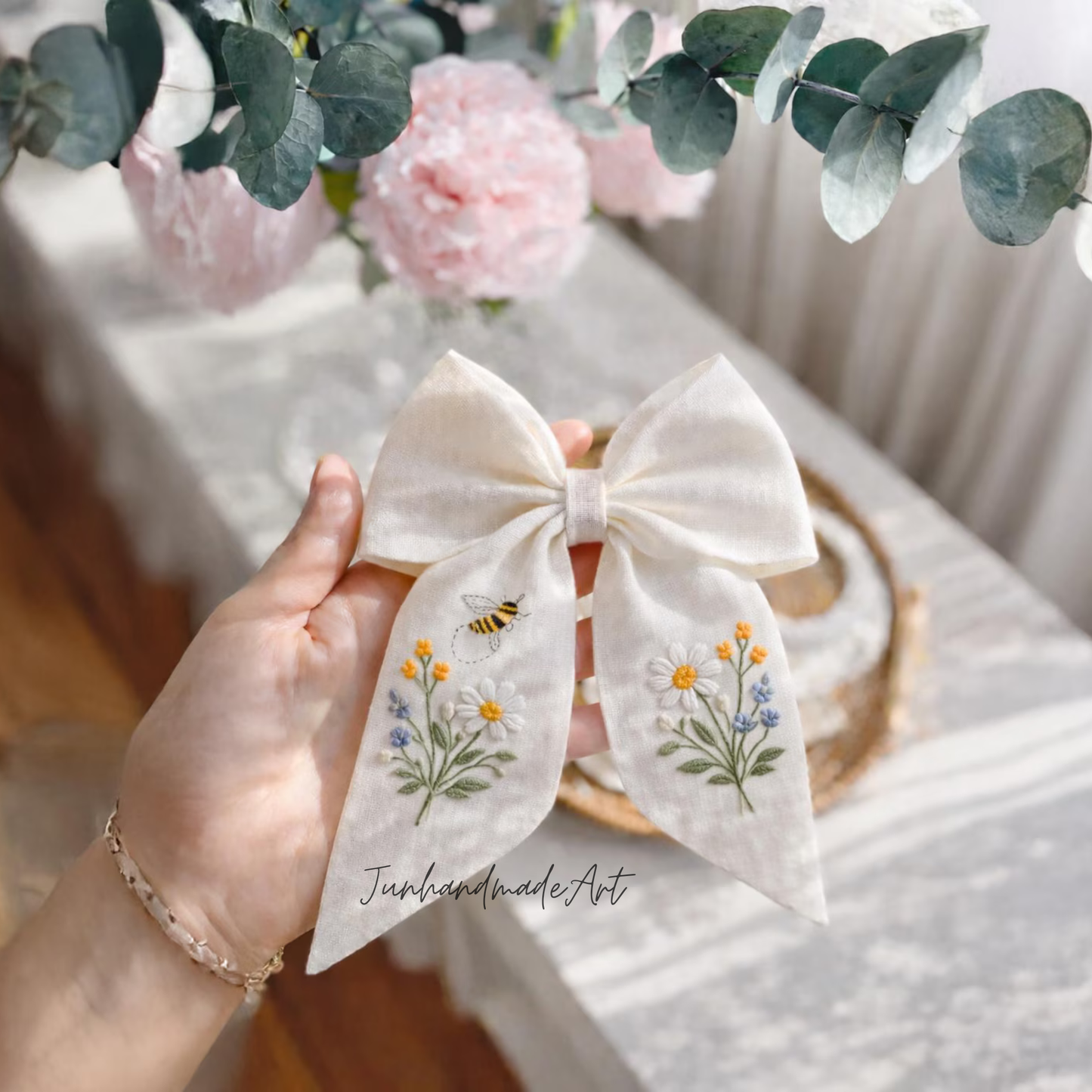 Personalized Linen Hair Bow – Hand Embroidered Flower Bow with Initial – Custom Name Text Bow for Girls, Handmade Hairpin Bow for Girl