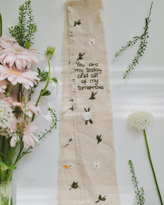 Personalized Embroidered Wedding Ribbon – Custom Linen Tie for Bouquet or Hair, Hand-stitched with Names & Date, Bridal Keepsake Gift