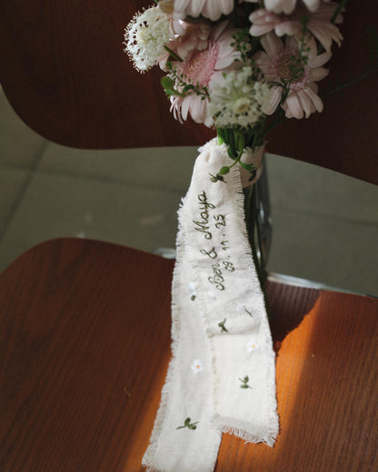 Personalized Embroidered Wedding Ribbon – Custom Linen Tie for Bouquet or Hair, Hand-stitched with Names & Date, Bridal Keepsake Gift