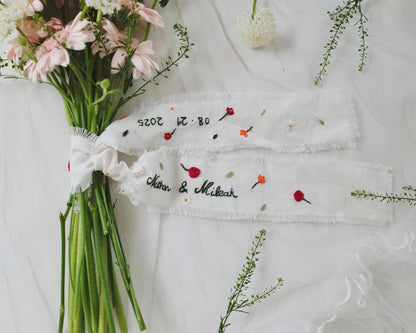 Personalized Embroidered Wedding Ribbon – Custom Linen Tie for Bouquet or Hair, Hand-stitched with Names & Date, Bridal Keepsake Gift