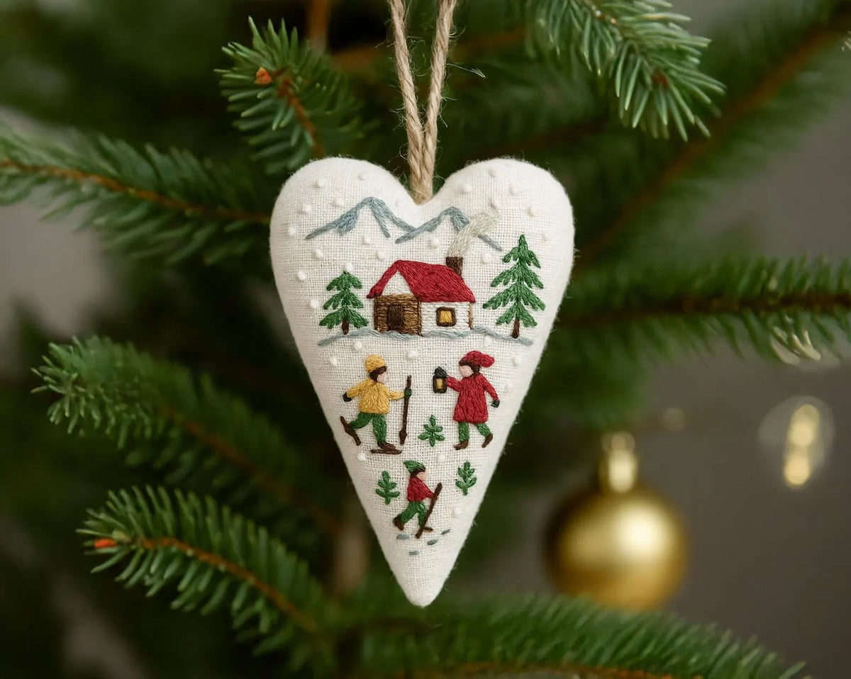 Personalized Embroidered Christmas Heart Ornament – Cozy Winter Cabin with Snowy Mountains & Skiers Linen, Christmas Gift Decoration