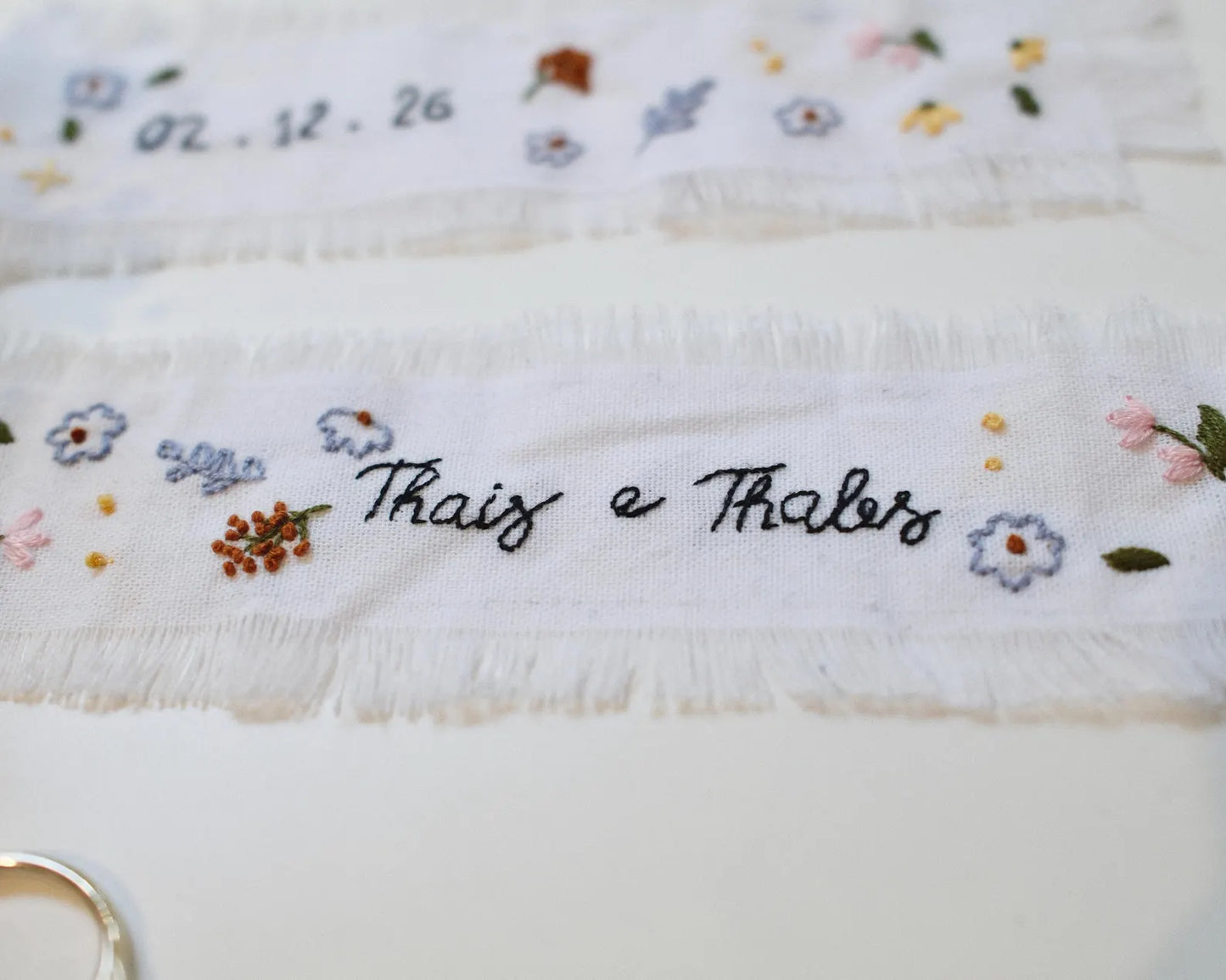 Personalized Embroidered Wedding Ribbon – Custom Linen Tie for Bouquet or Hair, Hand-stitched with Names & Date, Bridal Keepsake Gift