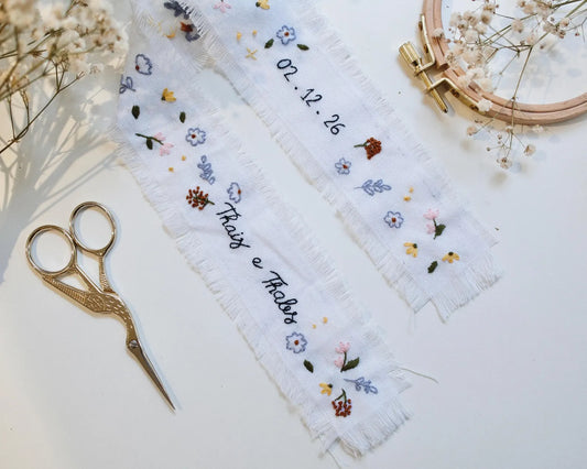 Personalized Embroidered Wedding Ribbon – Custom Linen Tie for Bouquet or Hair, Hand-stitched with Names & Date, Bridal Keepsake Gift