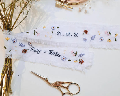 Personalized Embroidered Wedding Ribbon – Custom Linen Tie for Bouquet or Hair, Hand-stitched with Names & Date, Bridal Keepsake Gift