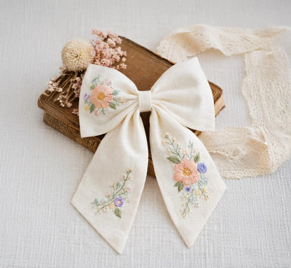 Personalized Linen Hair Bow – Hand Embroidered Flower Bow with Initial – Custom Name Text Bow for Girls, Handmade Hairpin Bow for Girl
