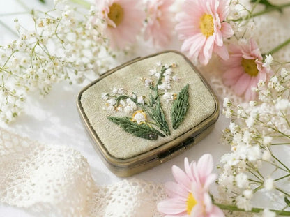 Hand Embroidered Floral Jewelry Box, Personalized Linen Ring Box, Vintage Mini Keepsake Case, Bridesmaid Gift, Wedding Ring Holder