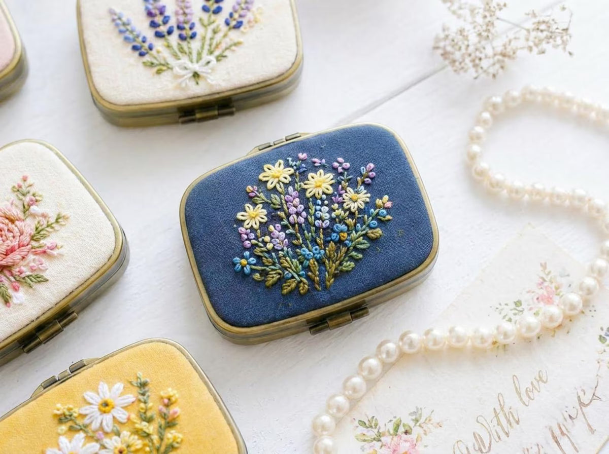 Hand Embroidered Floral Jewelry Box, Personalized Linen Ring Box, Vintage Mini Keepsake Case, Bridesmaid Gift, Wedding Ring Holder