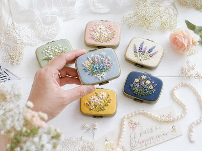 Hand Embroidered Floral Jewelry Box, Personalized Linen Ring Box, Vintage Mini Keepsake Case, Bridesmaid Gift, Wedding Ring Holder