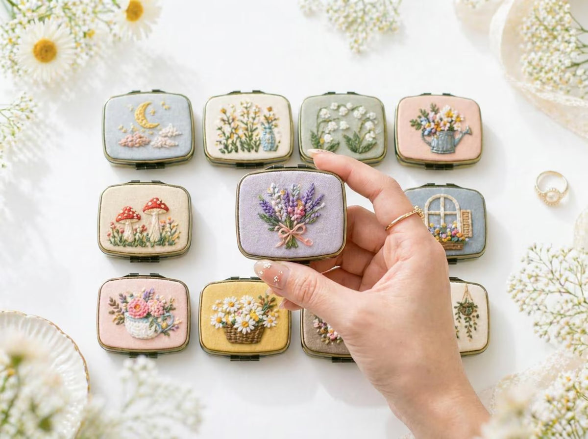 Hand Embroidered Floral Jewelry Box, Personalized Linen Ring Box, Vintage Mini Keepsake Case, Bridesmaid Gift, Wedding Ring Holder