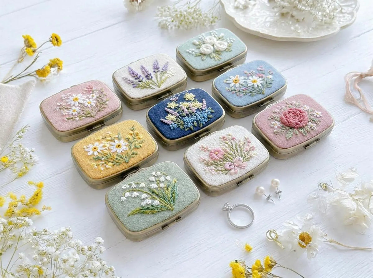 Hand Embroidered Floral Jewelry Box, Personalized Linen Ring Box, Vintage Mini Keepsake Case, Bridesmaid Gift, Wedding Ring Holder