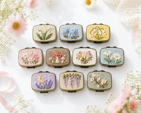 Hand Embroidered Floral Jewelry Box, Personalized Linen Ring Box, Vintage Mini Keepsake Case, Bridesmaid Gift, Wedding Ring Holder