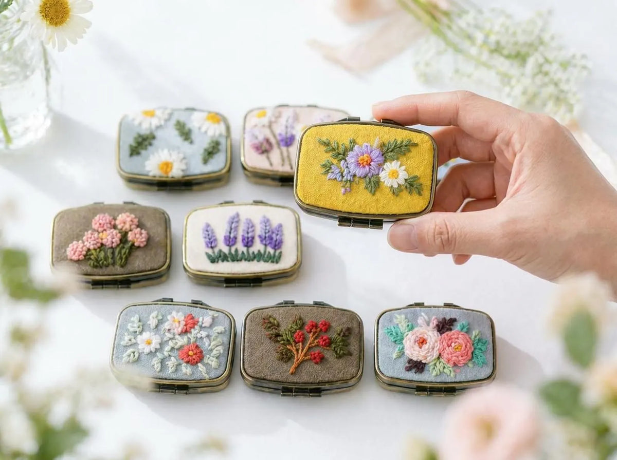 Hand Embroidered Floral Jewelry Box, Personalized Linen Ring Box, Vintage Mini Keepsake Case, Bridesmaid Gift, Wedding Ring Holder