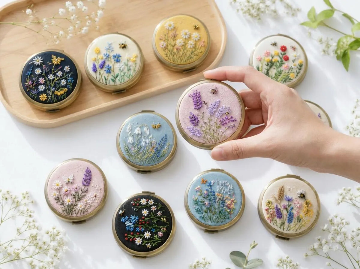 Hand Embroidered Floral Jewelry Box, Personalized Linen Ring Box, Vintage Mini Keepsake Case, Bridesmaid Gift, Wedding Ring Holder