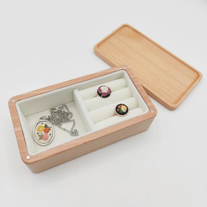 Hand Embroidered Daisy Wooden Jewelry Box, Personalized Linen Ring Box, Vintage Wooden Keepsake Case, Bridesmaid Gift, Wedding Ring Holder