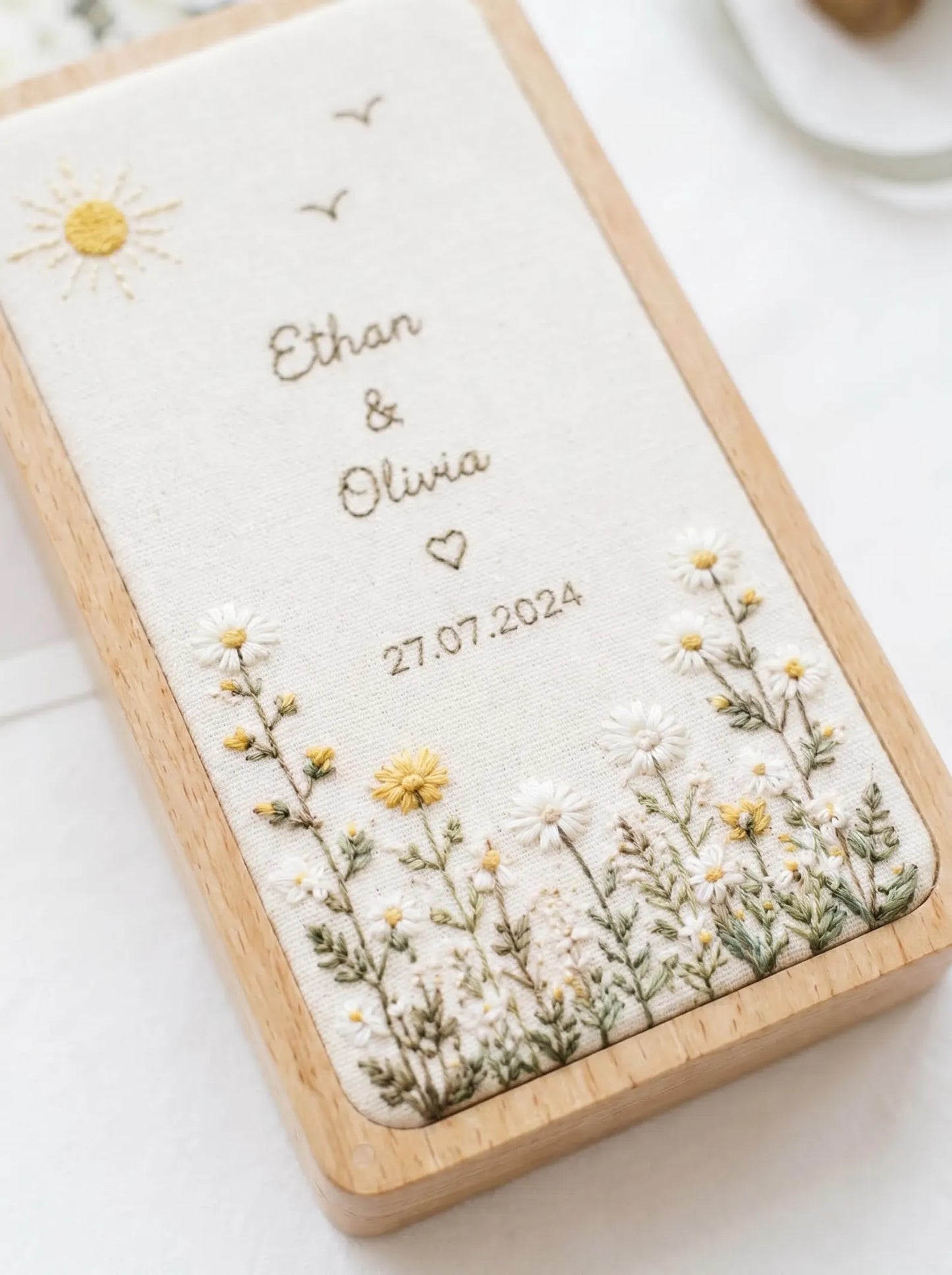 Hand Embroidered Sunshine Meadow Wooden Jewelry Box, Personalized Linen Ring Box, Vintage Wooden Keepsake Case, Bridesmaid Gift, Wedding Ring Holder