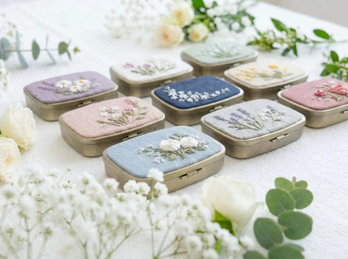 Hand Embroidered Floral Jewelry Box, Personalized Linen Ring Box, Vintage Mini Keepsake Case, Bridesmaid Gift, Wedding Ring Holder
